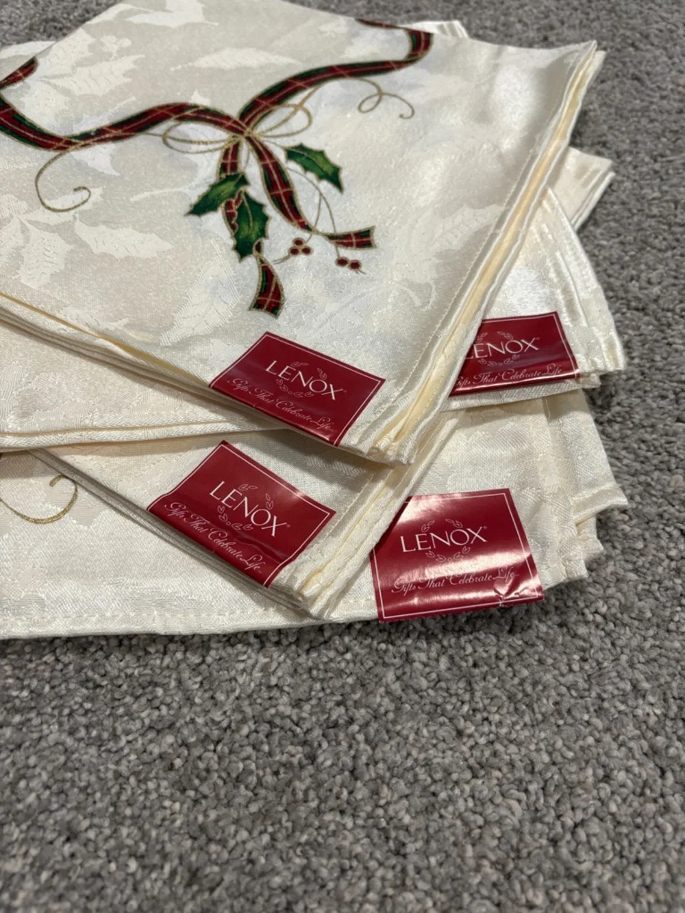 NWT Lenox Set Of 4 Holiday Nouveau Napkins